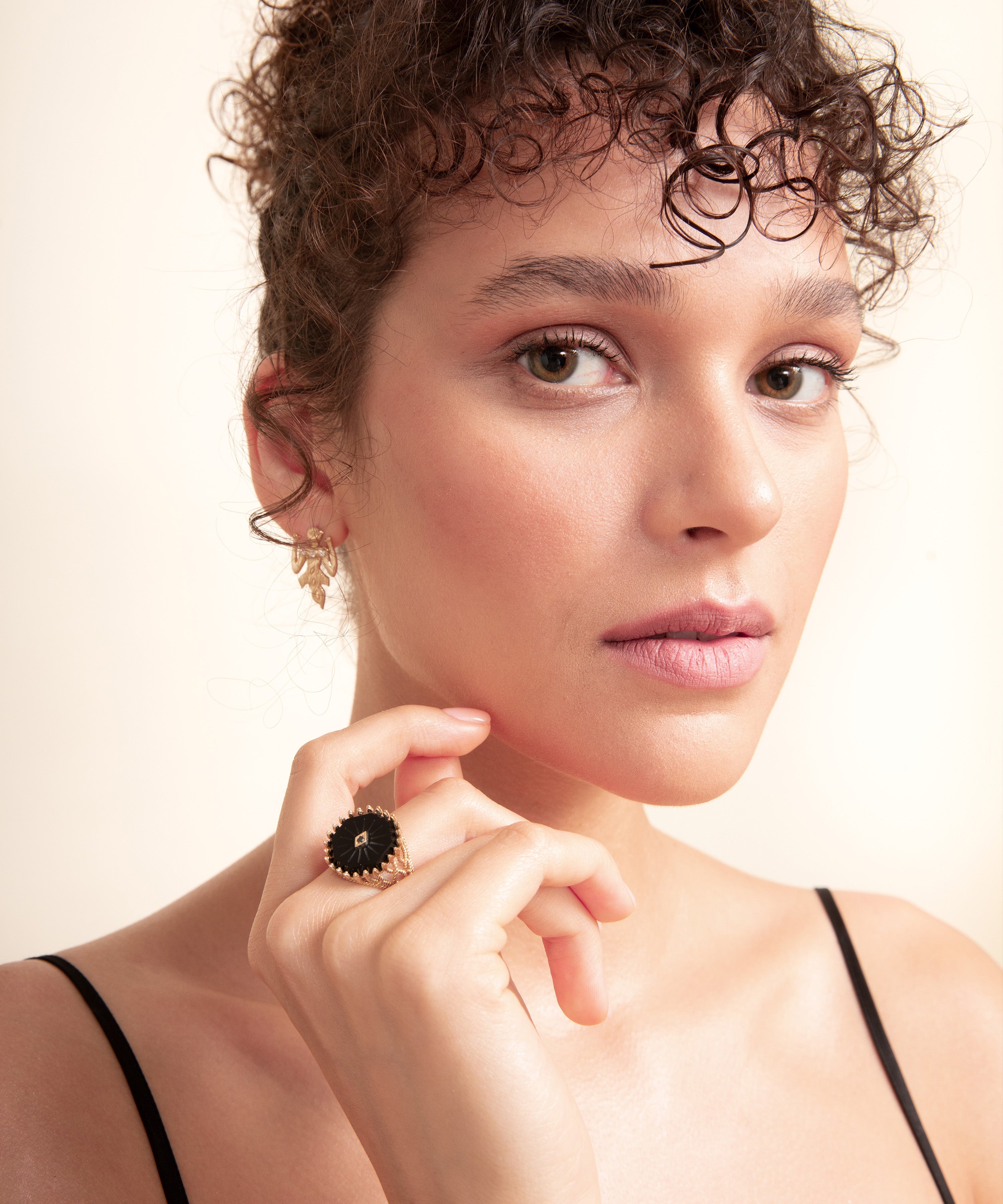 Serpent Onyx Filigree Gold Ring - 2