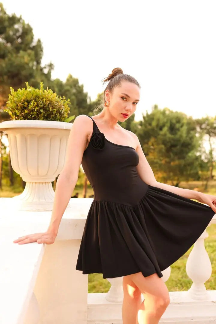 La Spezia Rose Detail One-Shoulder Black Dress - 5
