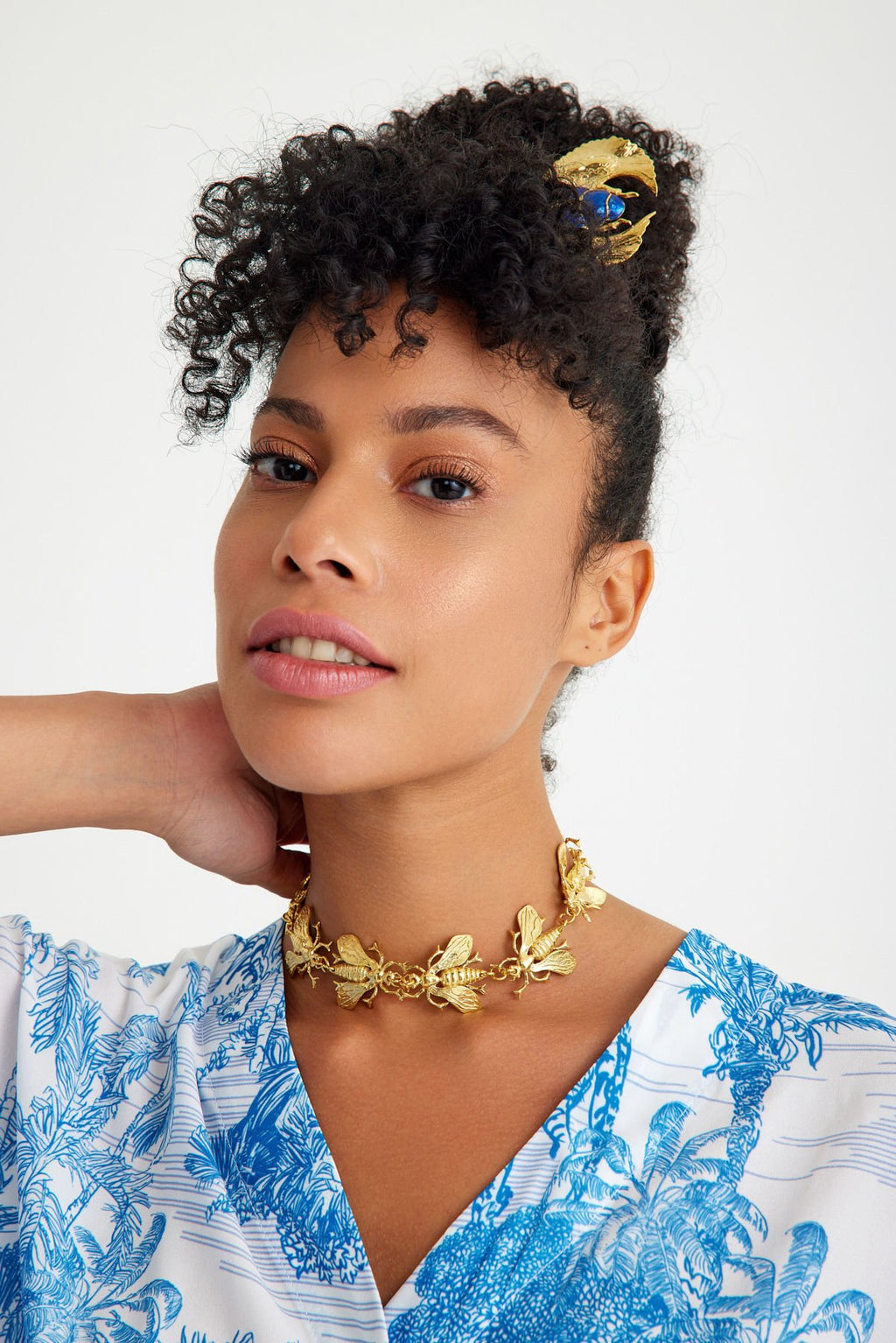 Bee Royalty Choker