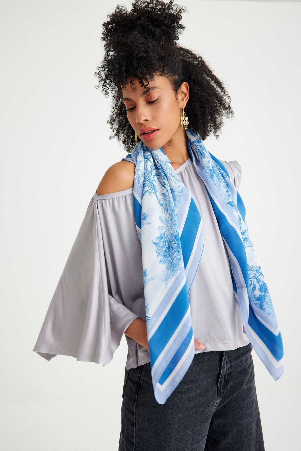 Toile de Jouy Azure - 105 X 105 Cm Silk Scarf