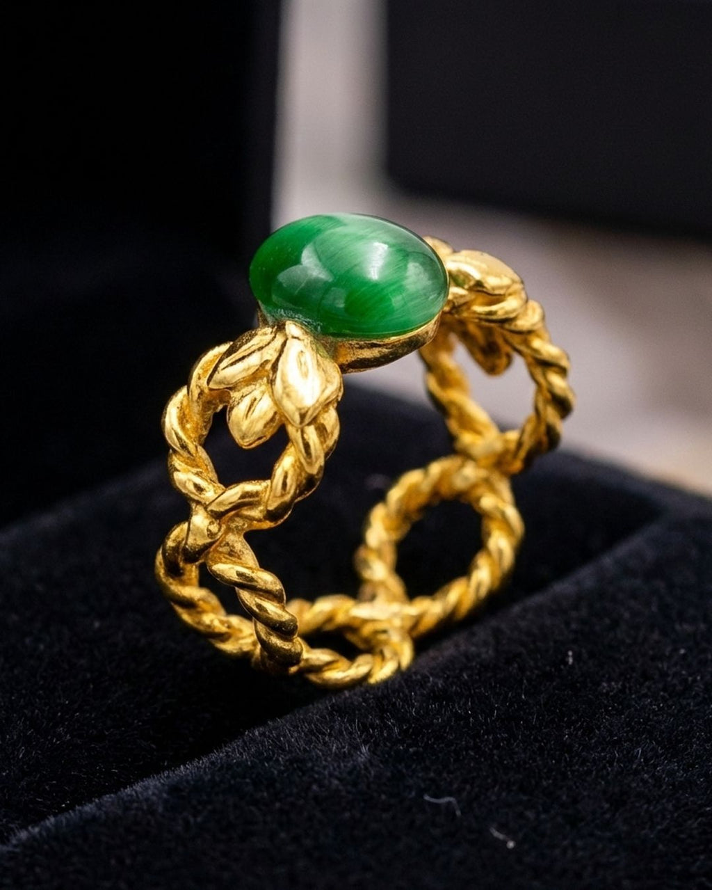Wreath Emerald Ring