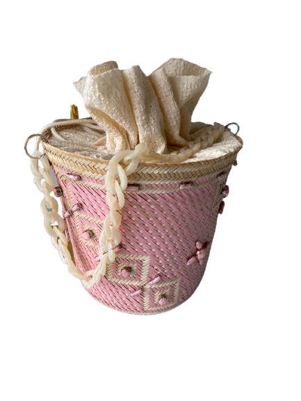 حقيبة دلو مصممة باللون الوردي