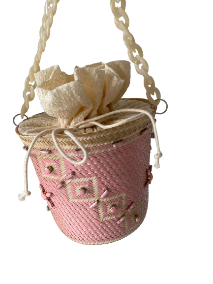 حقيبة دلو مصممة باللون الوردي