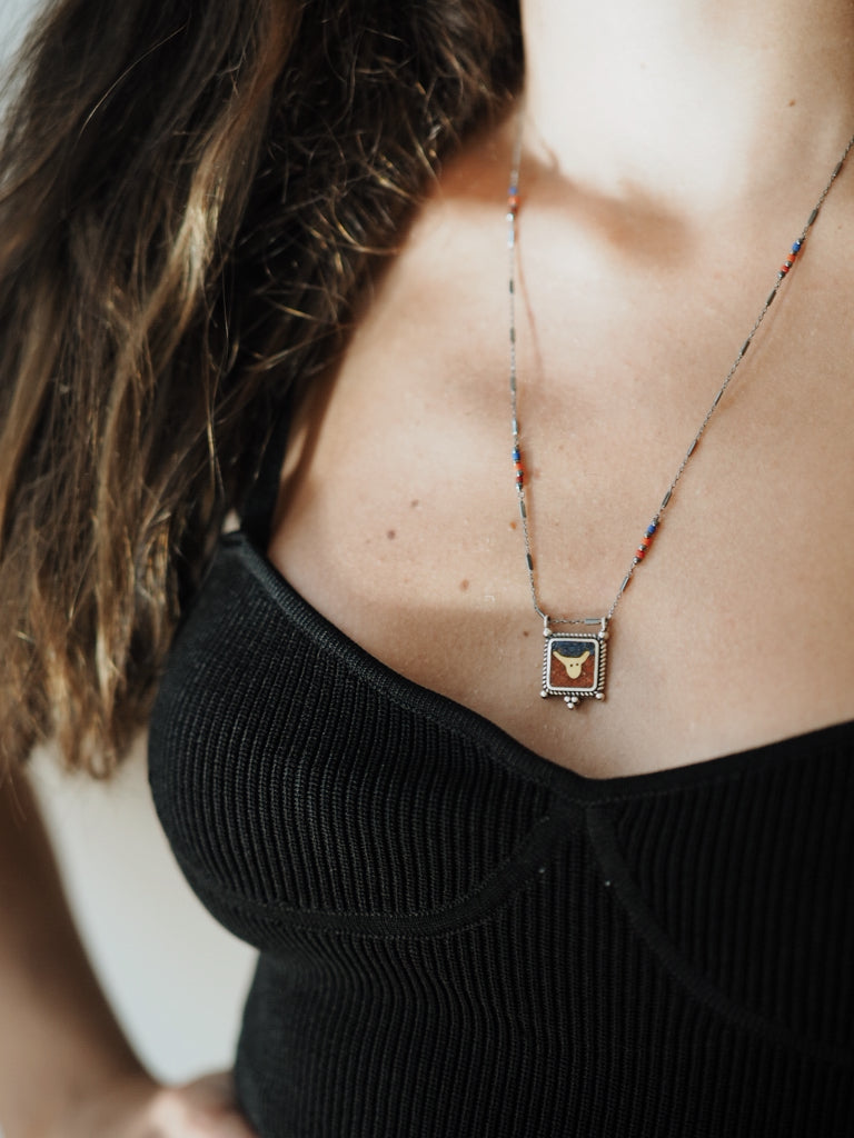 Lapis&Coral Bull Necklace