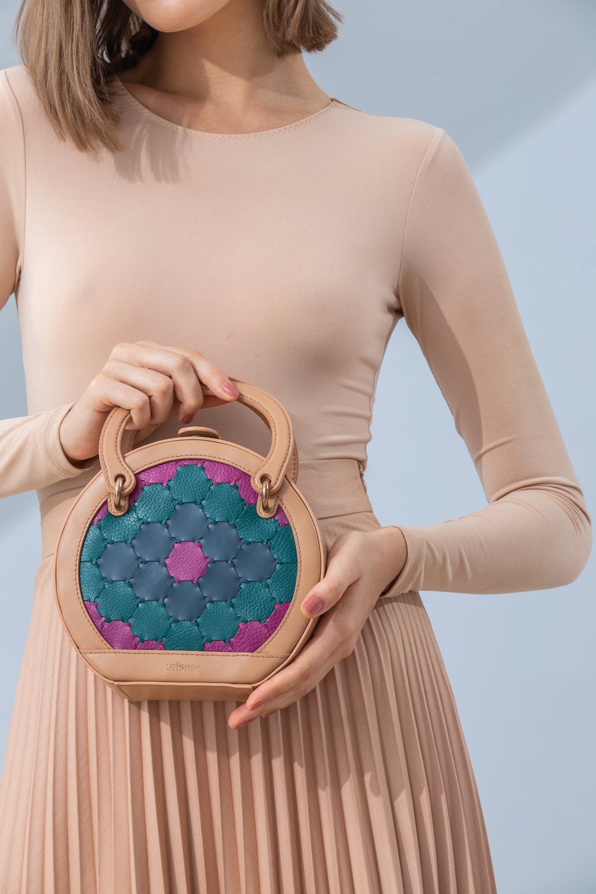 Halide 設計師皮革圓形斜背包 駝色