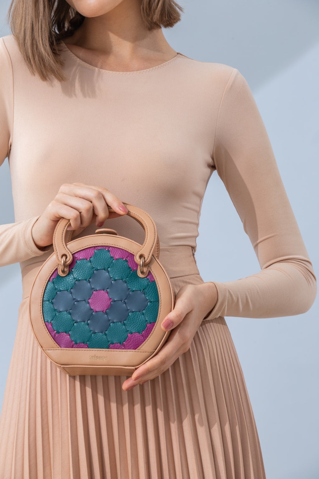 Halide 設計師皮革圓形斜背包 駝色