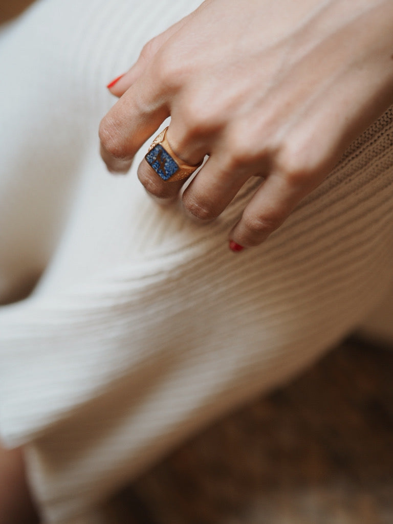 Lapis Crane Filigree Ring